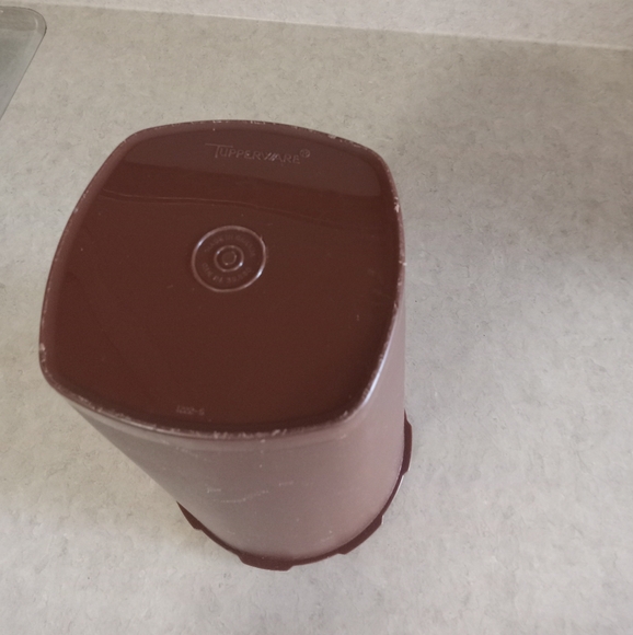 Tupperware - Picture 4 of 5